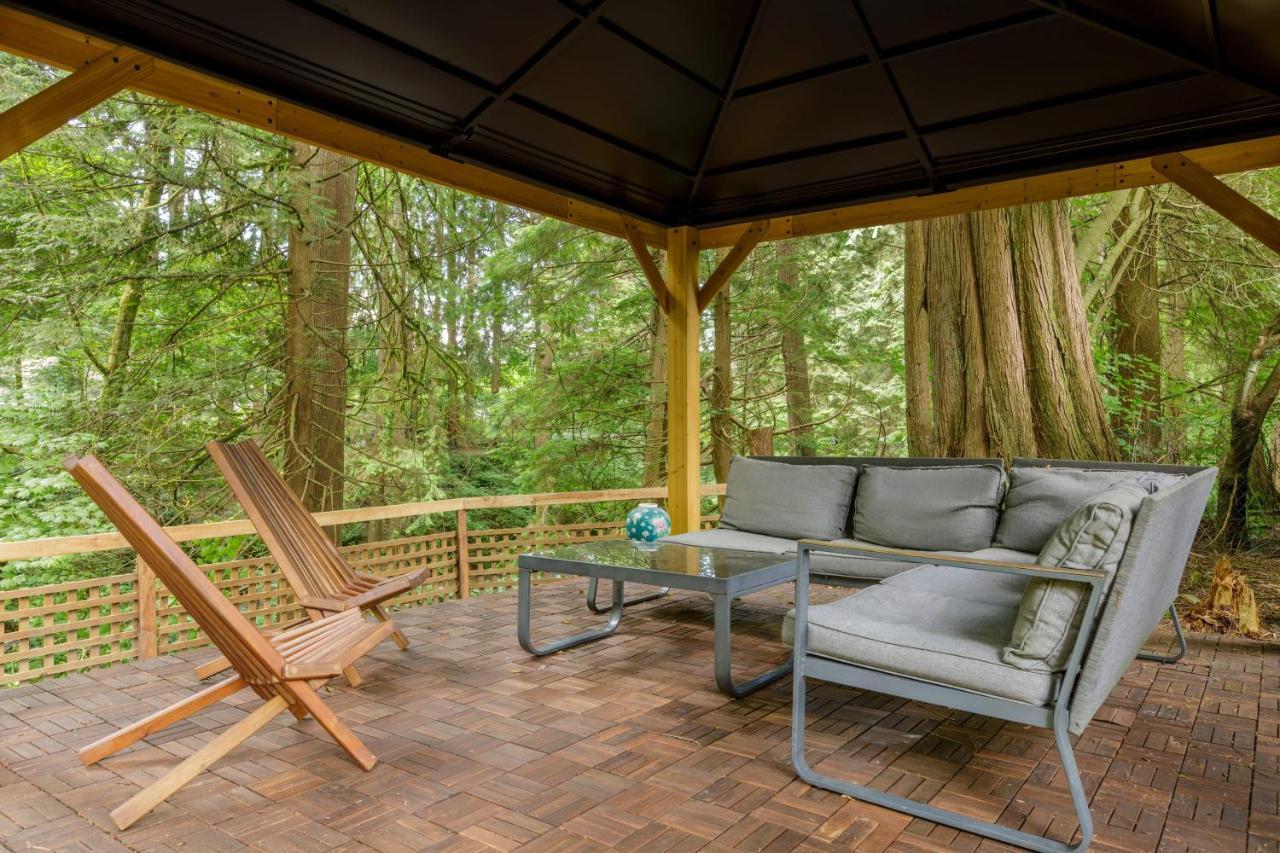Beautiful Villa With Heated Pool Hot Tub By Forest North Vancouver Bagian luar foto