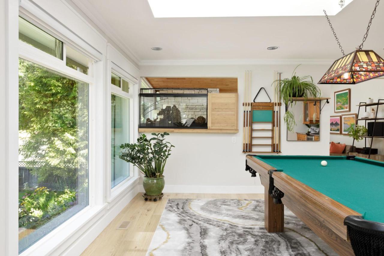 Beautiful Villa With Heated Pool Hot Tub By Forest North Vancouver Bagian luar foto