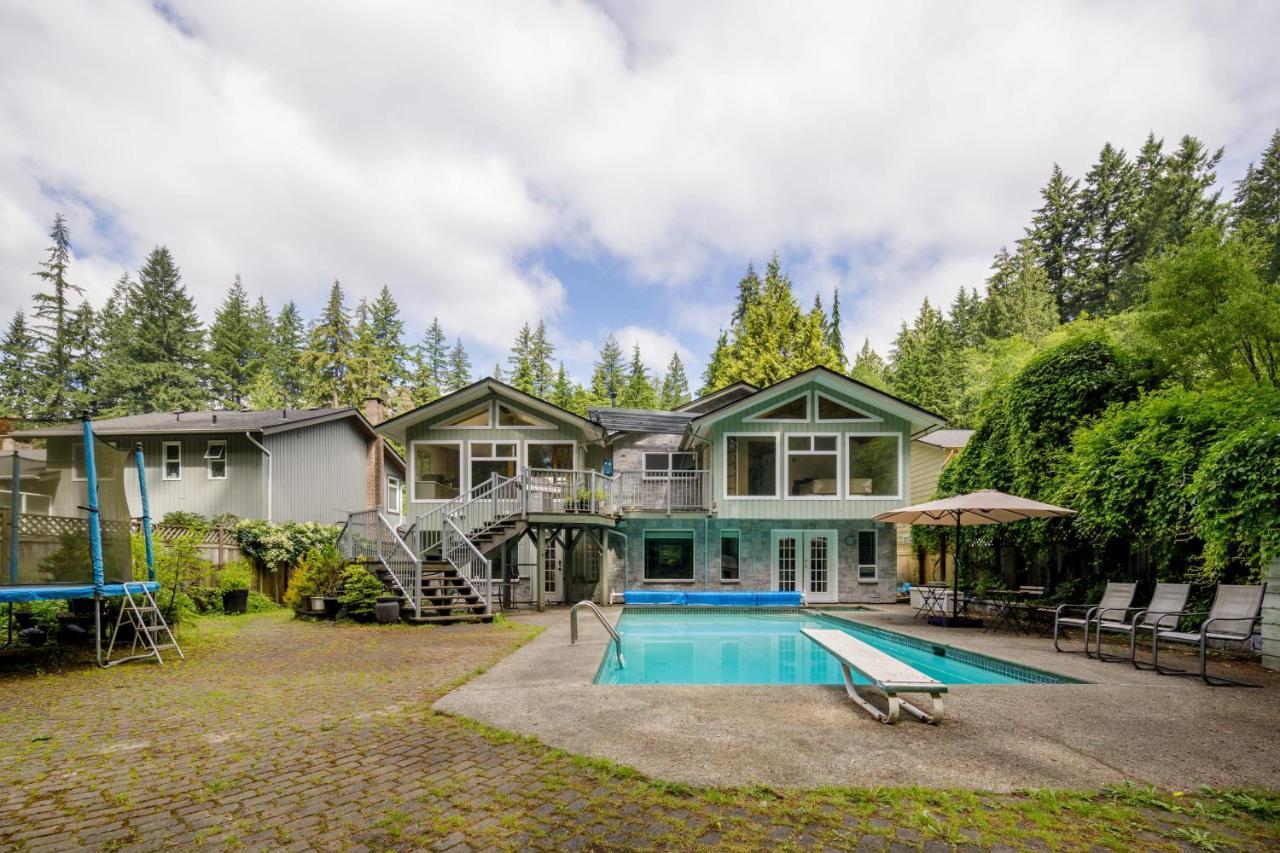 Beautiful Villa With Heated Pool Hot Tub By Forest North Vancouver Bagian luar foto